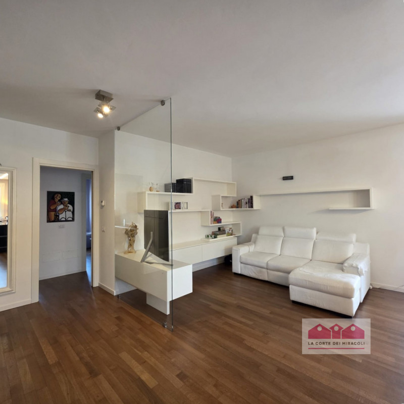 CAMISANO VICENTINO: CENTRALISSIMO SEMIATTICO CON INTROVABILE TERRAZZA PANORAMICA AL PIANO SECONDO...