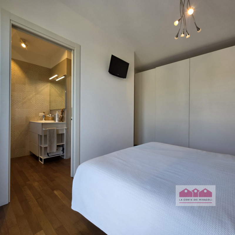 CAMISANO VICENTINO: CENTRALISSIMO SEMIATTICO CON INTROVABILE TERRAZZA PANORAMICA AL PIANO SECONDO...