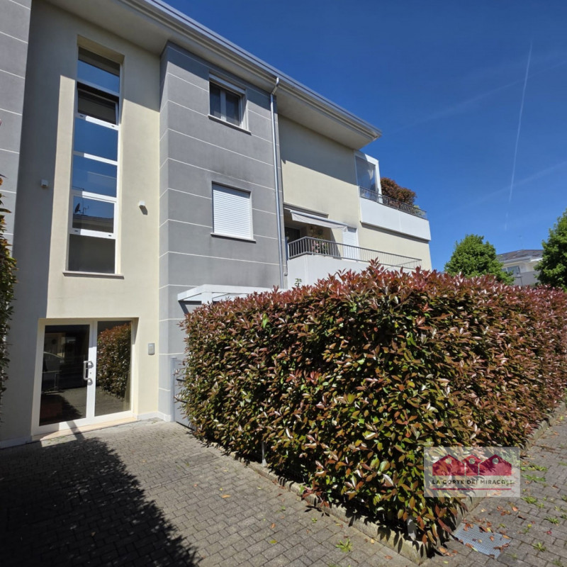 CAMISANO VICENTINO: CENTRALISSIMO SEMIATTICO CON INTROVABILE TERRAZZA PANORAMICA AL PIANO SECONDO...