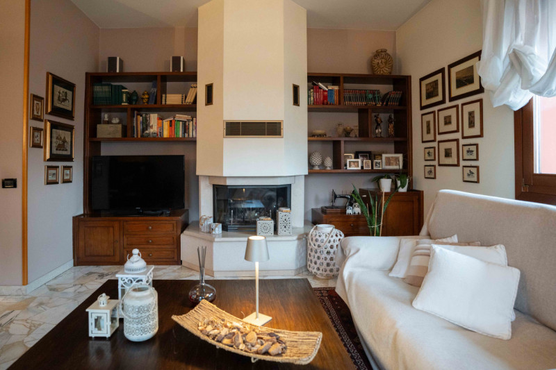 Vendesi a Cittadella, zona borgo Padova, appartamento di 170 mq su palazzina di sole 2 unità. L'a...