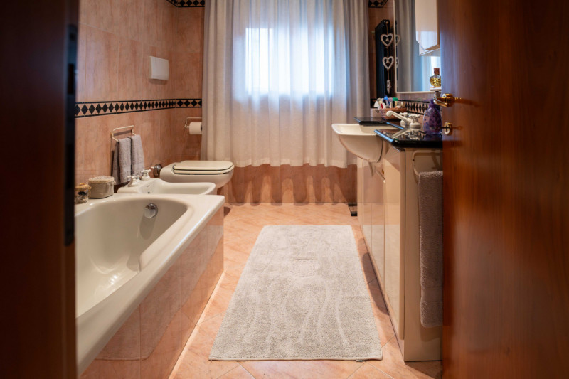 Vendesi a Cittadella, zona borgo Padova, appartamento di 170 mq su palazzina di sole 2 unità. L'a...