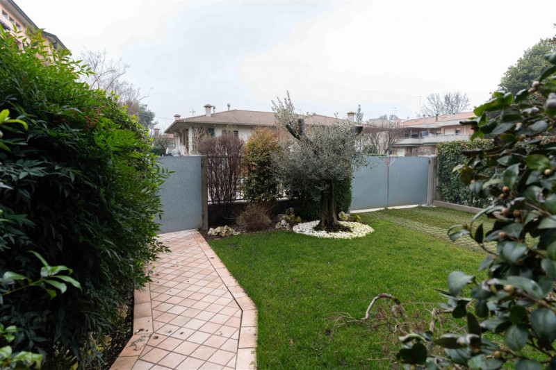 Vendesi a Cittadella, zona borgo Padova, appartamento di 170 mq su palazzina di sole 2 unità. L'a...