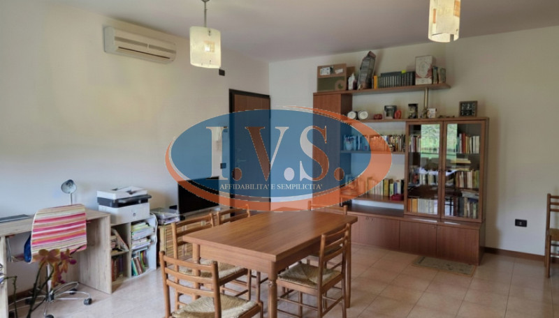 MONTEGALDA (VI): In una posizione strategica a soli 2 minuti a piedi dal centro del paese, propon...