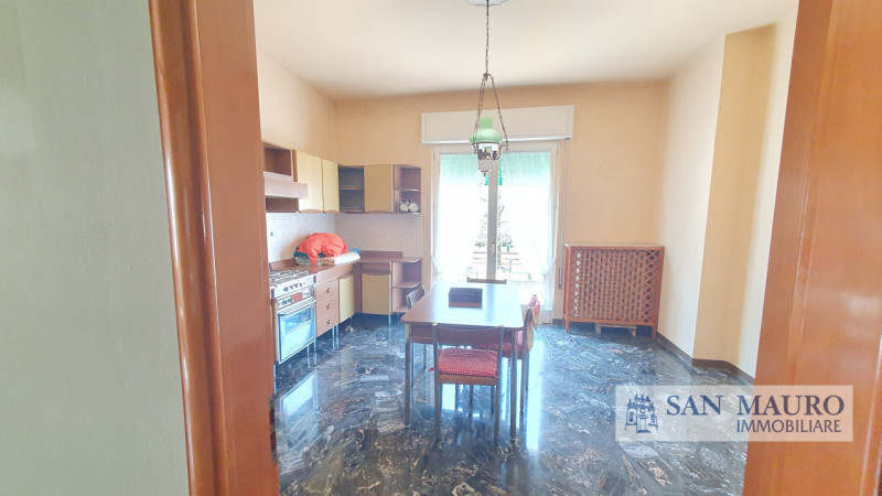 VICENZA Loc. CAMPEDELLO: A pochi minuti dalla città e all'ingresso della tangenziale sud proponia...