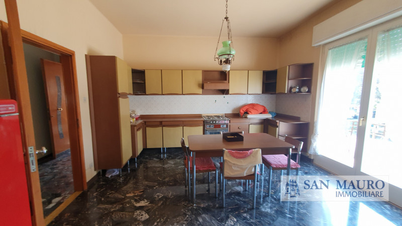 VICENZA Loc. CAMPEDELLO: A pochi minuti dalla città e all'ingresso della tangenziale sud proponia...