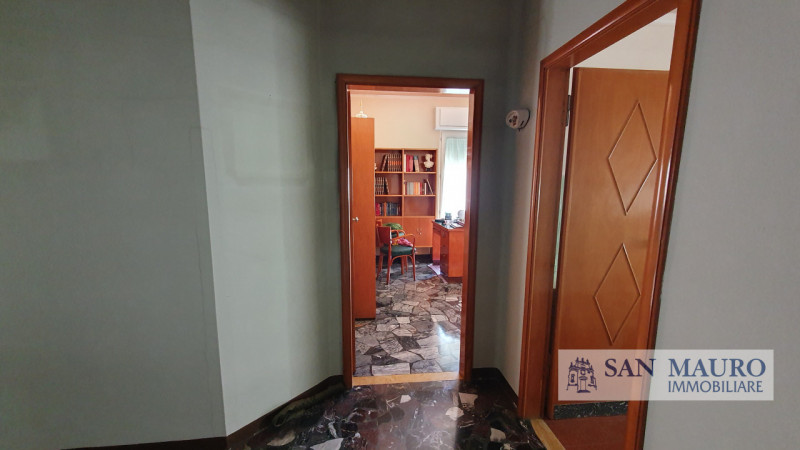 VICENZA Loc. CAMPEDELLO: A pochi minuti dalla città e all'ingresso della tangenziale sud proponia...