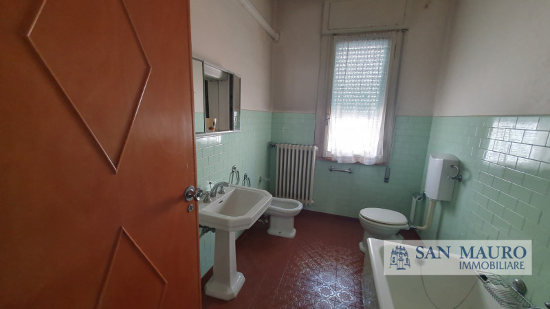 VICENZA Loc. CAMPEDELLO: A pochi minuti dalla città e all'ingresso della tangenziale sud proponia...