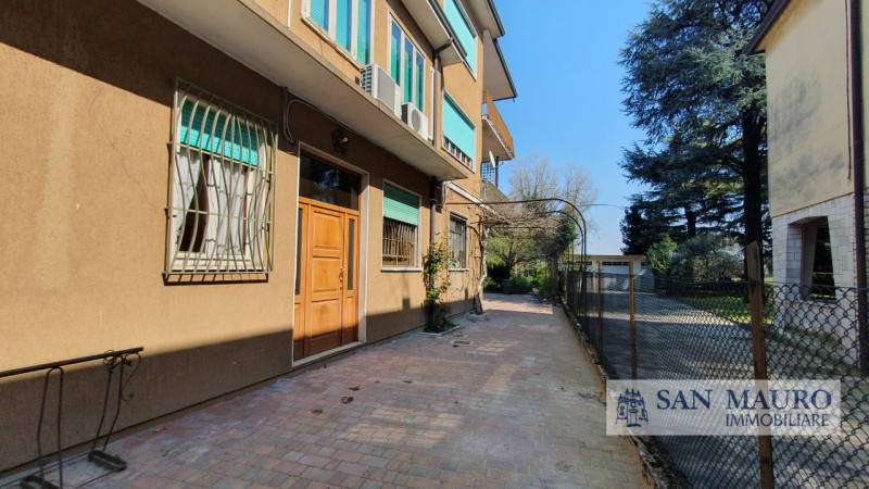 VICENZA Loc. CAMPEDELLO: A pochi minuti dalla città e all'ingresso della tangenziale sud proponia...