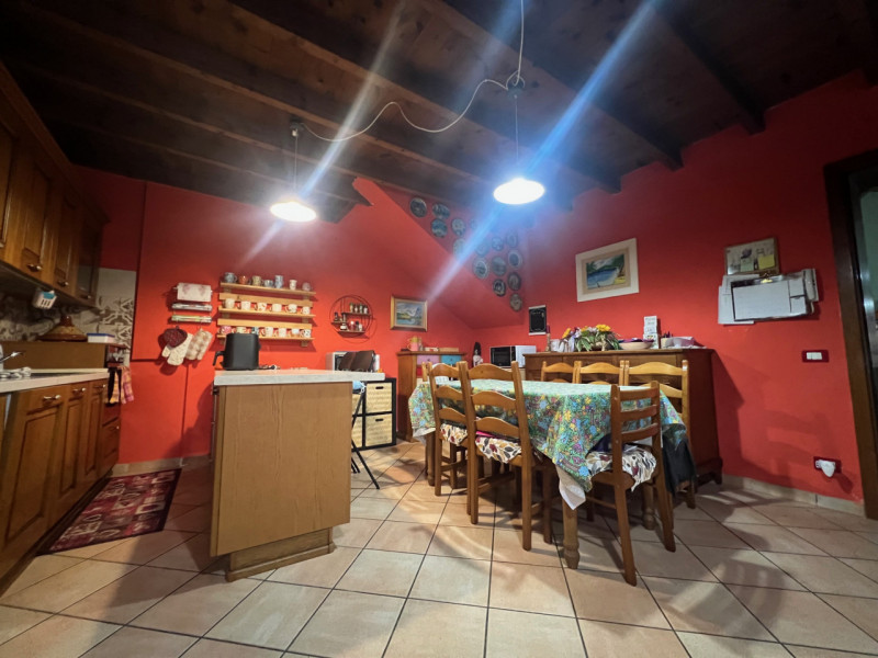 Proponiamo in vendita una graziosa casa singola di circa 160 mq nel comune di Orgiano. L’immobile...