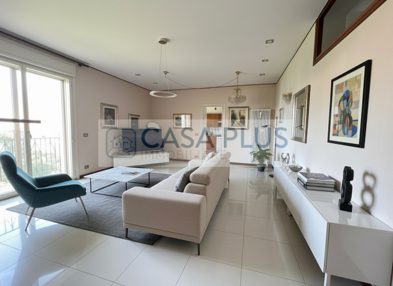 BASSANO DEL GRAPPA: NS ESCLUSIVA

Bassano del Grappa – Ampio appartamento fine anni '70 con due c...