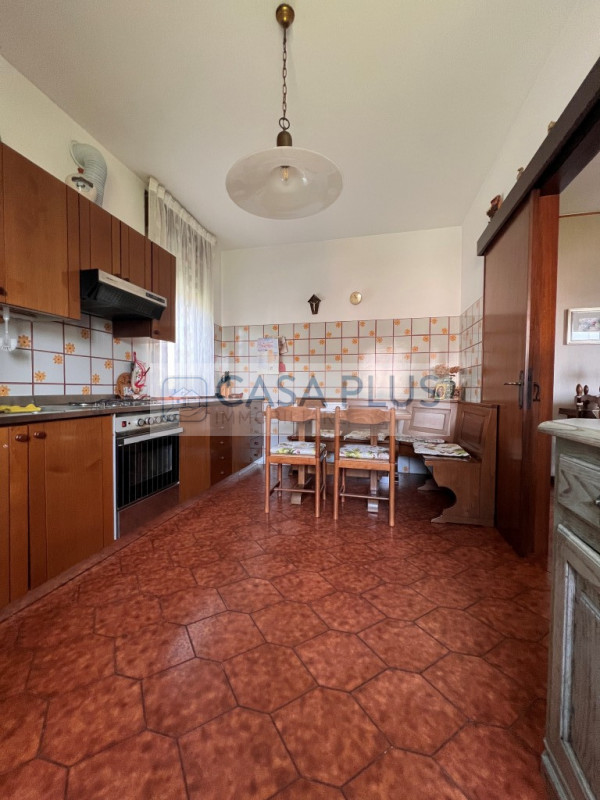 BASSANO DEL GRAPPA: NS ESCLUSIVA

Bassano del Grappa – Ampio appartamento fine anni '70 con due c...