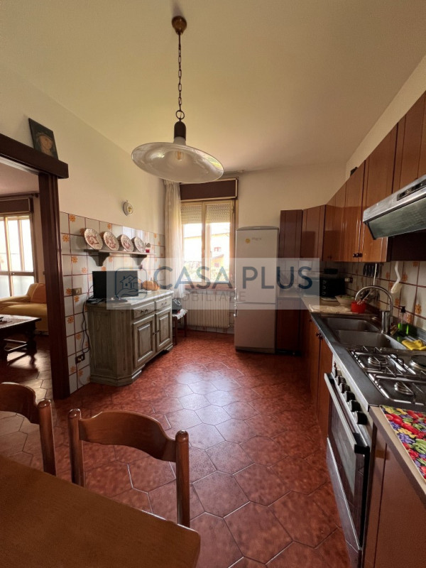 BASSANO DEL GRAPPA: NS ESCLUSIVA

Bassano del Grappa – Ampio appartamento fine anni '70 con due c...