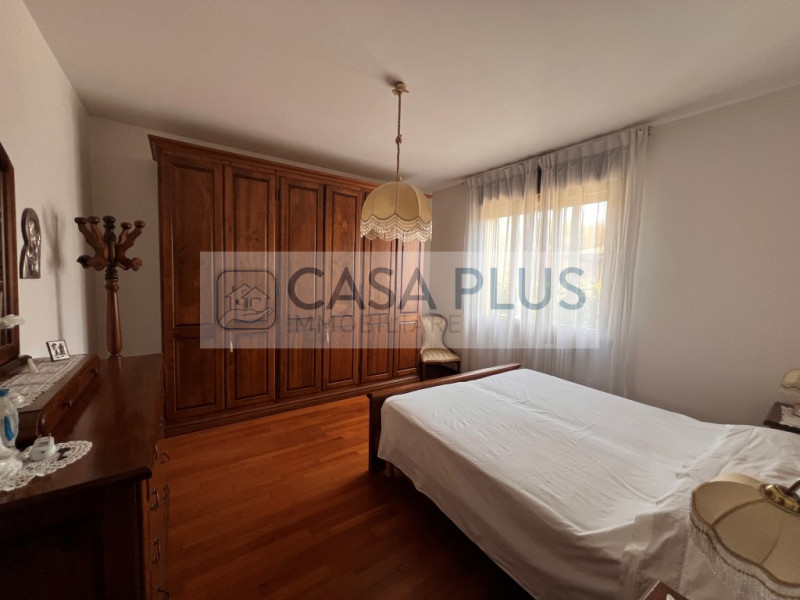 BASSANO DEL GRAPPA: NS ESCLUSIVA

Bassano del Grappa – Ampio appartamento fine anni '70 con due c...