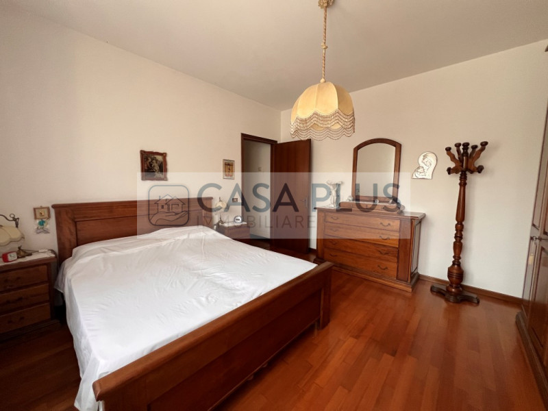 BASSANO DEL GRAPPA: NS ESCLUSIVA

Bassano del Grappa – Ampio appartamento fine anni '70 con due c...