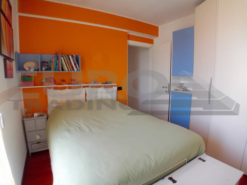 DOSSON: Scopri questa splendida villa a schiera centrale, situata nel rinomato comune di Casier, ...