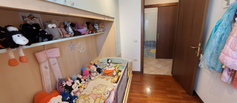 Curtarolo, appartamento TRICAMERE situato in un contesto tranquillo e signorile, al piano secondo...