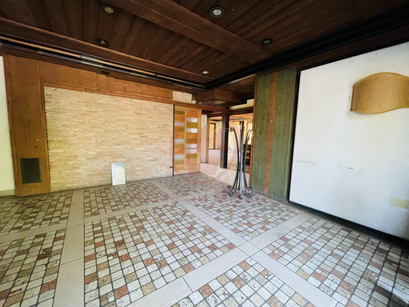 CADONEGHE CENTRO rif. LC4: Nel cuore del paese, fronte strada, Casa su Misura ha il piacere di pr...