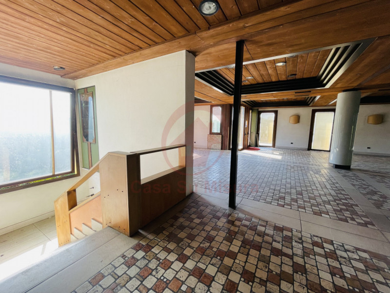 CADONEGHE CENTRO rif. LC4: Nel cuore del paese, fronte strada, Casa su Misura ha il piacere di pr...