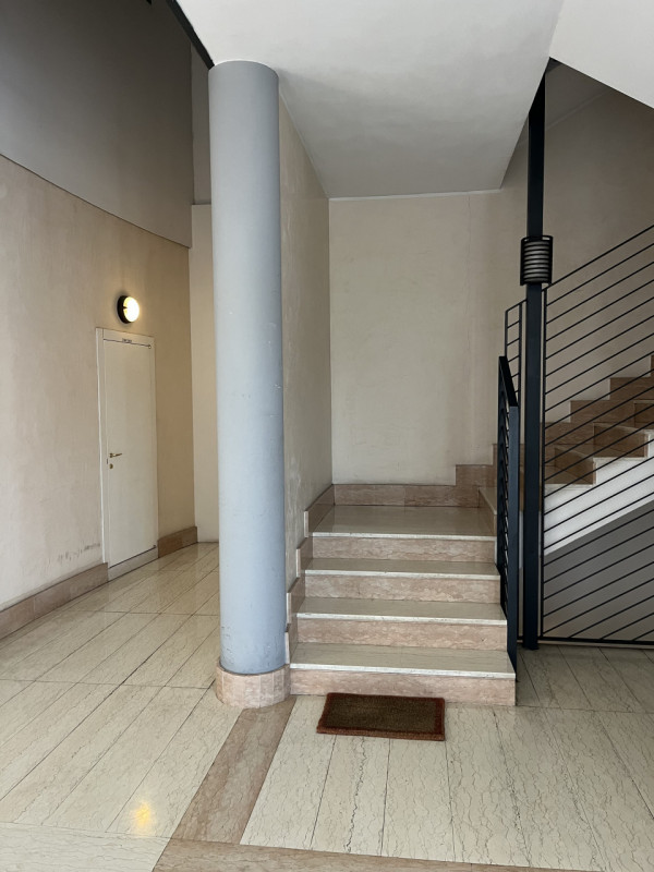 VICENZA OVEST - UFFICIO IN LOCAZIONE CON GARAGE - Rif. 8372
All'interno di un elegante contesto r...