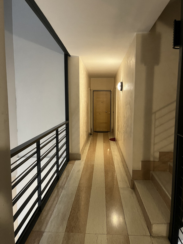 VICENZA OVEST - UFFICIO IN LOCAZIONE CON GARAGE - Rif. 8372
All'interno di un elegante contesto r...