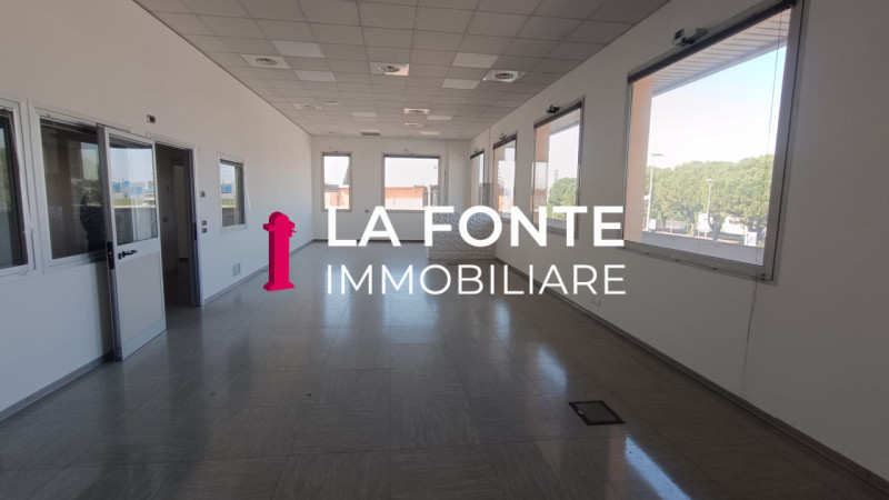 Padova, Camin, Ufficio Mq 310 INDIPENDENTE con Ingresso e Piccoli Depositi al piano terra, Sala R...