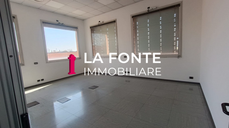 Padova, Camin, Ufficio Mq 310 INDIPENDENTE con Ingresso e Piccoli Depositi al piano terra, Sala R...