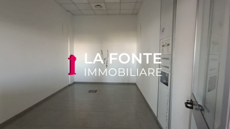 Padova, Camin, Ufficio Mq 310 INDIPENDENTE con Ingresso e Piccoli Depositi al piano terra, Sala R...