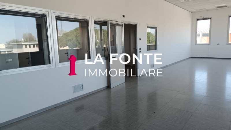 Padova, Camin, Ufficio Mq 310 INDIPENDENTE con Ingresso e Piccoli Depositi al piano terra, Sala R...