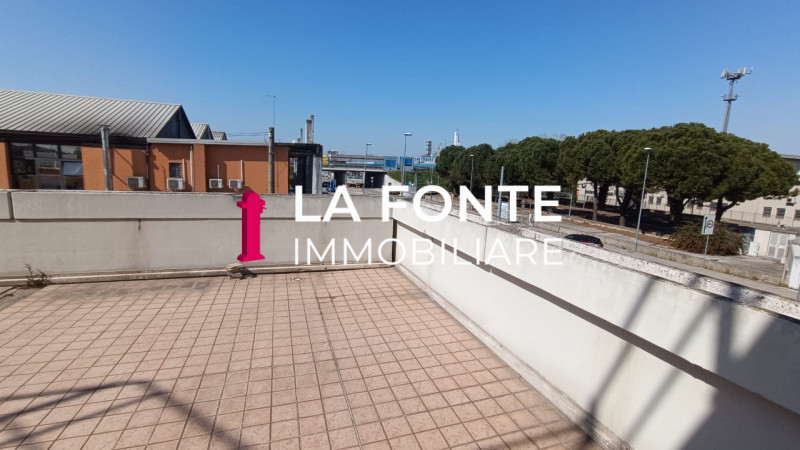 Padova, Camin, Ufficio Mq 310 INDIPENDENTE con Ingresso e Piccoli Depositi al piano terra, Sala R...