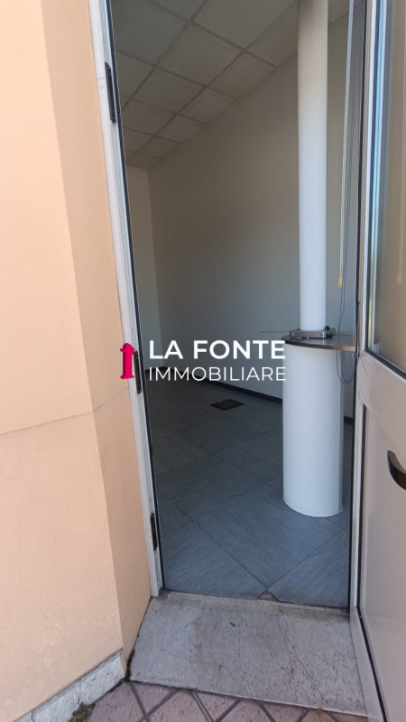 Padova, Camin, Ufficio Mq 310 INDIPENDENTE con Ingresso e Piccoli Depositi al piano terra, Sala R...