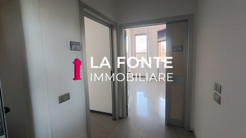 Padova, Camin, Ufficio Mq 310 INDIPENDENTE con Ingresso e Piccoli Depositi al piano terra, Sala R...