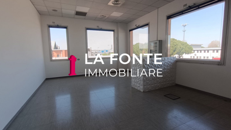 Padova, Camin, Ufficio Mq 310 INDIPENDENTE con Ingresso e Piccoli Depositi al piano terra, Sala R...