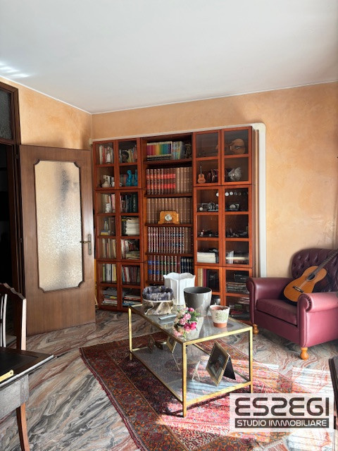 PADOVA*FORCELLINI: Spaziosissimo appartamento situato nel cuore del quartiere di Forcellini, all'...