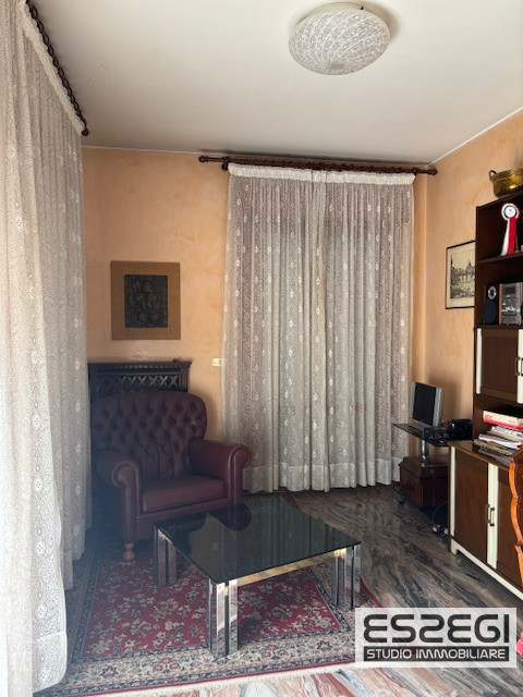 PADOVA*FORCELLINI: Spaziosissimo appartamento situato nel cuore del quartiere di Forcellini, all'...