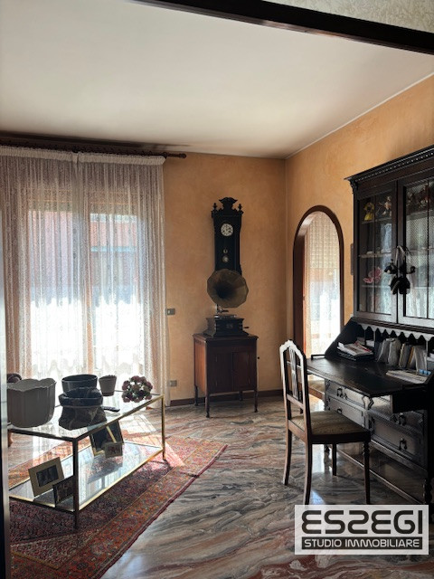 PADOVA*FORCELLINI: Spaziosissimo appartamento situato nel cuore del quartiere di Forcellini, all'...