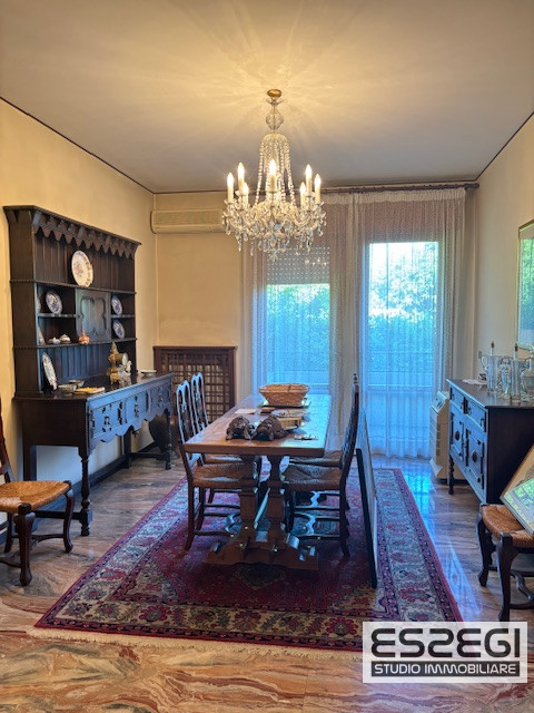 PADOVA*FORCELLINI: Spaziosissimo appartamento situato nel cuore del quartiere di Forcellini, all'...