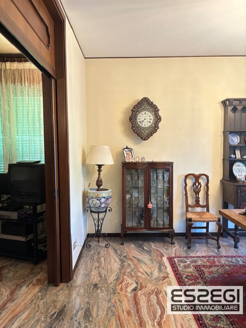 PADOVA*FORCELLINI: Spaziosissimo appartamento situato nel cuore del quartiere di Forcellini, all'...