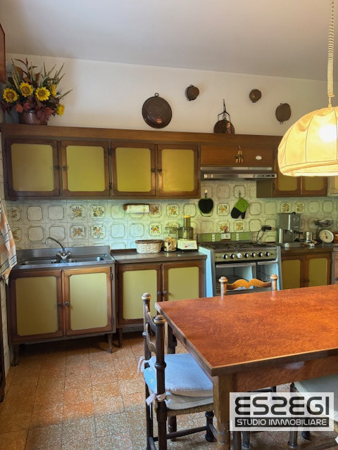 PADOVA*FORCELLINI: Spaziosissimo appartamento situato nel cuore del quartiere di Forcellini, all'...