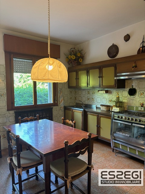 PADOVA*FORCELLINI: Spaziosissimo appartamento situato nel cuore del quartiere di Forcellini, all'...