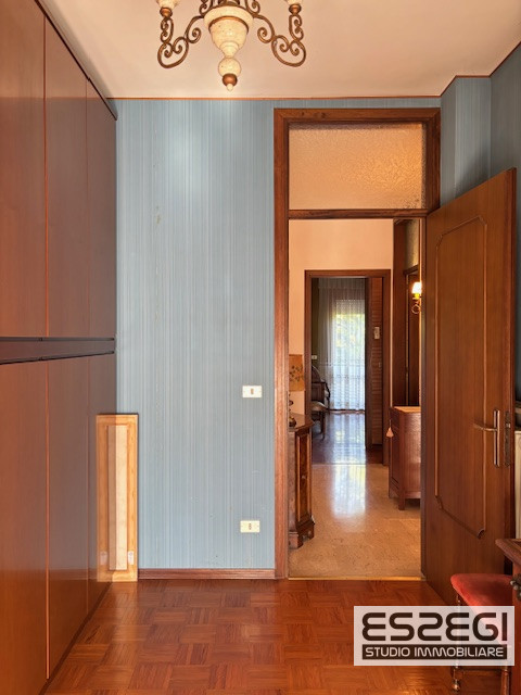 PADOVA*FORCELLINI: Spaziosissimo appartamento situato nel cuore del quartiere di Forcellini, all'...