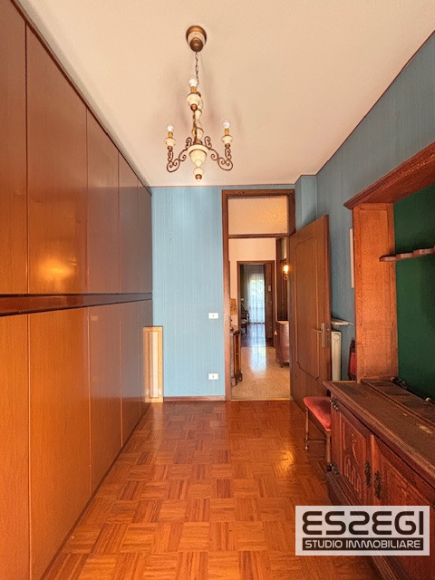 PADOVA*FORCELLINI: Spaziosissimo appartamento situato nel cuore del quartiere di Forcellini, all'...