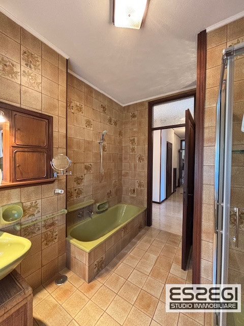 PADOVA*FORCELLINI: Spaziosissimo appartamento situato nel cuore del quartiere di Forcellini, all'...