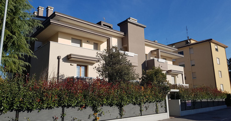 A Padova, nel quartiere San Carlo, proponiamo un elegante appartamento duplex di recente costruzi...