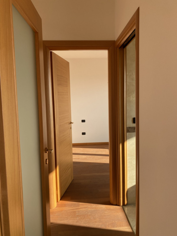 A Padova, nel quartiere San Carlo, proponiamo un elegante appartamento duplex di recente costruzi...