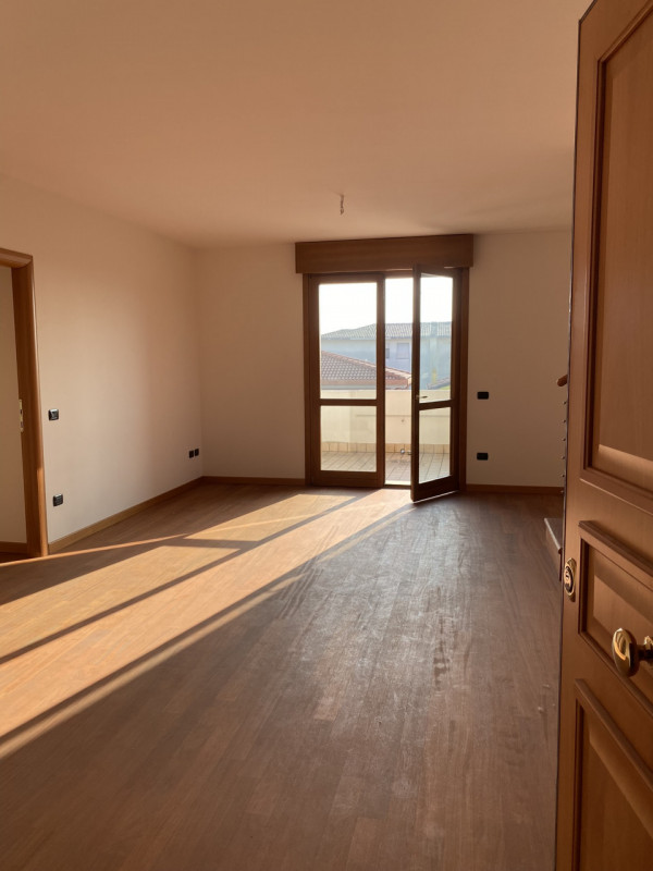 A Padova, nel quartiere San Carlo, proponiamo un elegante appartamento duplex di recente costruzi...