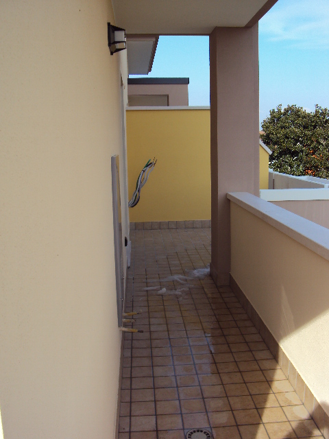 A Padova, nel quartiere San Carlo, proponiamo un elegante appartamento duplex di recente costruzi...