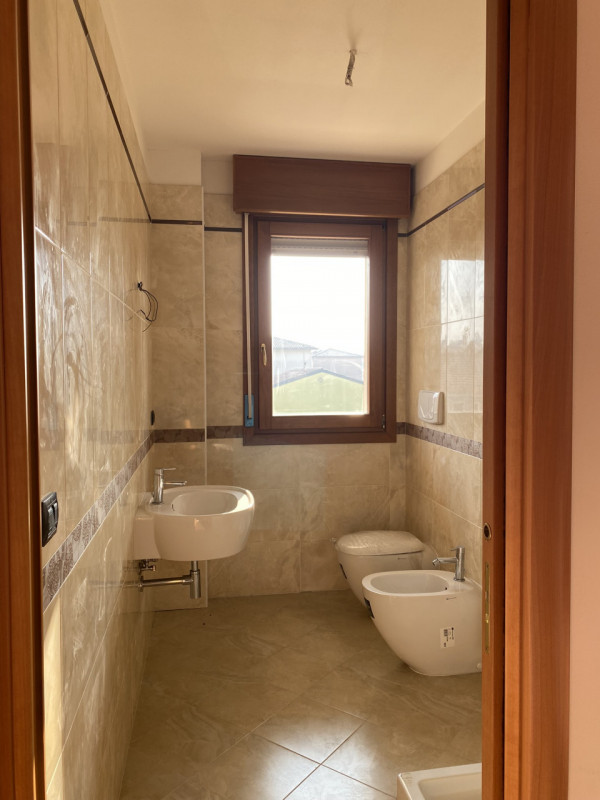 A Padova, nel quartiere San Carlo, proponiamo un elegante appartamento duplex di recente costruzi...