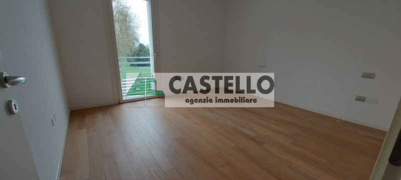 Cadoneghe Castagnara su fabbricato di recente costruzione a due passi dai servizi proponiamo inte...