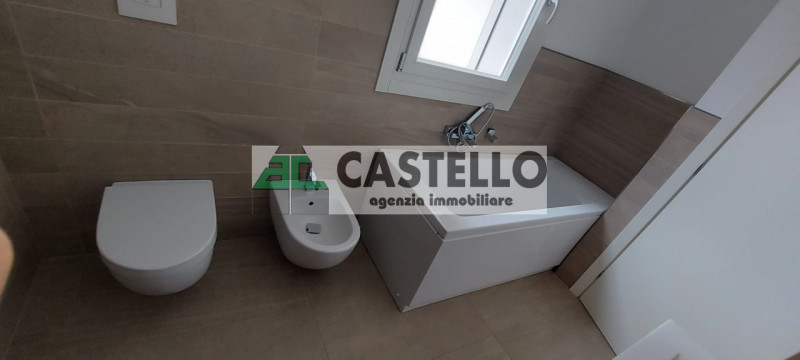 Cadoneghe Castagnara su fabbricato di recente costruzione a due passi dai servizi proponiamo inte...