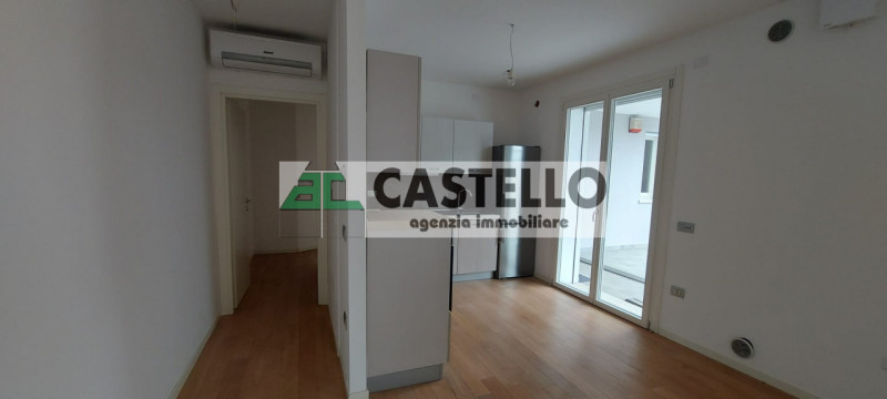 Cadoneghe Castagnara su fabbricato di recente costruzione a due passi dai servizi proponiamo inte...